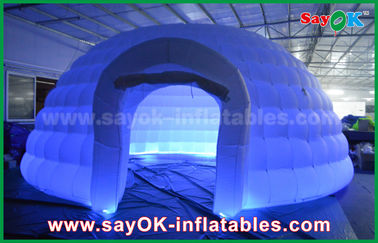 De opblaasbare Tent van de de Tent Commerciële Gebeurtenis van de Nachtclub Witte Ronde Opblaasbare Koepel voor Partij/de Handel toont