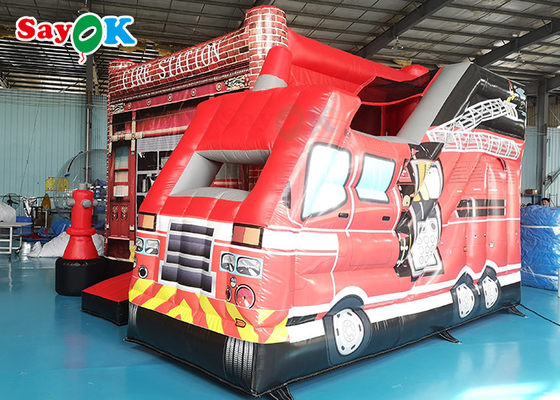 Opblaasbaar springkasteel met brandweerwagenthema voor pretpark voor kinderen