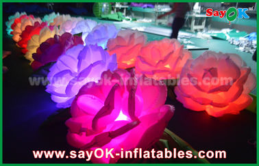 De romantische Opblaasbare Verlichtingsdecoratie/de LEIDENE Opblaasbare Bloemenketting nam voor Huwelijk toe