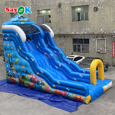 Commerciële opblaasbare waterslider voor buitenspelletjes Grote opblaasbare glijbaan met afneembare waterslider voor kinderen