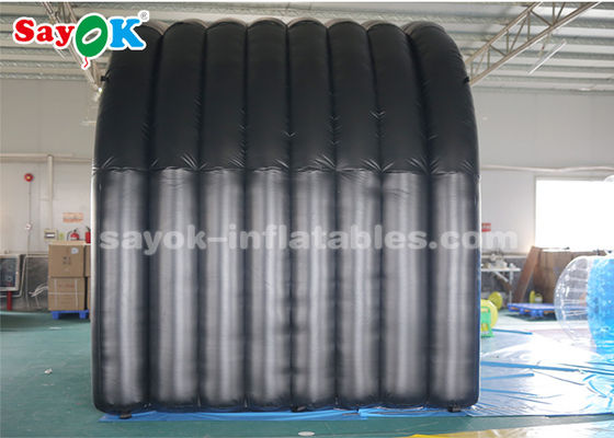Opblaasbare tent op maat Zwarte tunnel ingang Opblaasbare luchttent voor buitensportbijeenkomsten