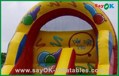 Buitenopblaasbare waterglijbanen Commerciële speeltuin Opblaasbare uitschuiver glijbaan Plato PVC Air Bounce House Waterglijbaan