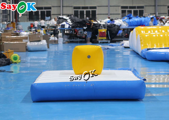 Custom 2x2m opblaasbaar pretpark Blauwe kubus opblazen water trampoline Achtertuin water speelgoed
