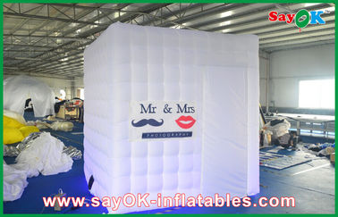 De Cabinehuur 2,5 X 2,5 X 2.5m van de huwelijksfoto Opblaasbare Photobooth-Kubusvorm met Douaneembleem