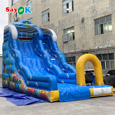 Commerciële opblaasbare waterslider voor buitenspelletjes Grote opblaasbare glijbaan met afneembare waterslider voor kinderen