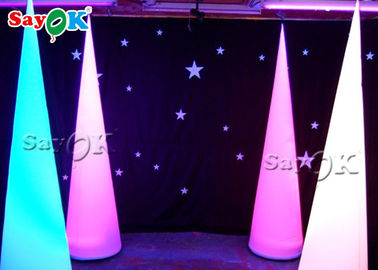 Aantrekkelijke Opblaasbare Verlichtingsdecoratie/Slag - omhoog Kegel voor Kerstmis