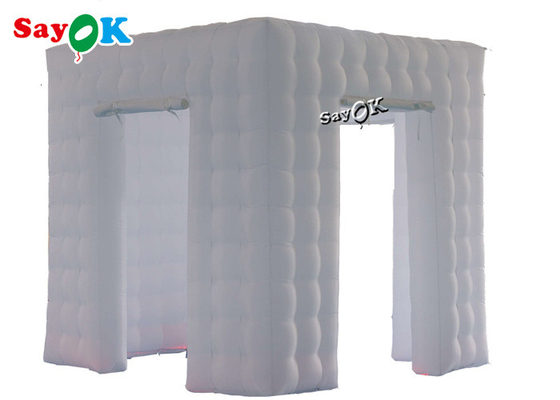 De gebeurteniscabine toont 2.5m de 8.25ft Witte Draagbare Tent van de de Fotocabine van de 3 Deurkubus Opblaasbaar met Geleid Licht
