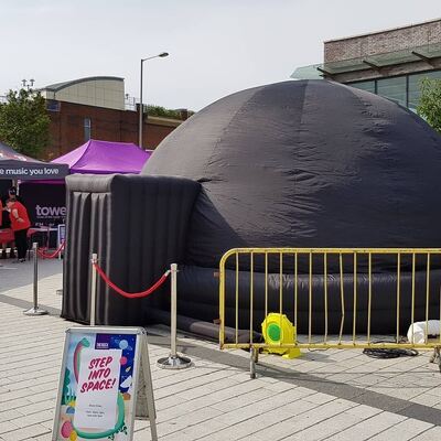 Zwart Kleur School Onderwijs Planetarium Koepel Tent Mobiele bioscoop Projectie Opblaasbare Planetarium Koepel Van grootte 4m-10m
